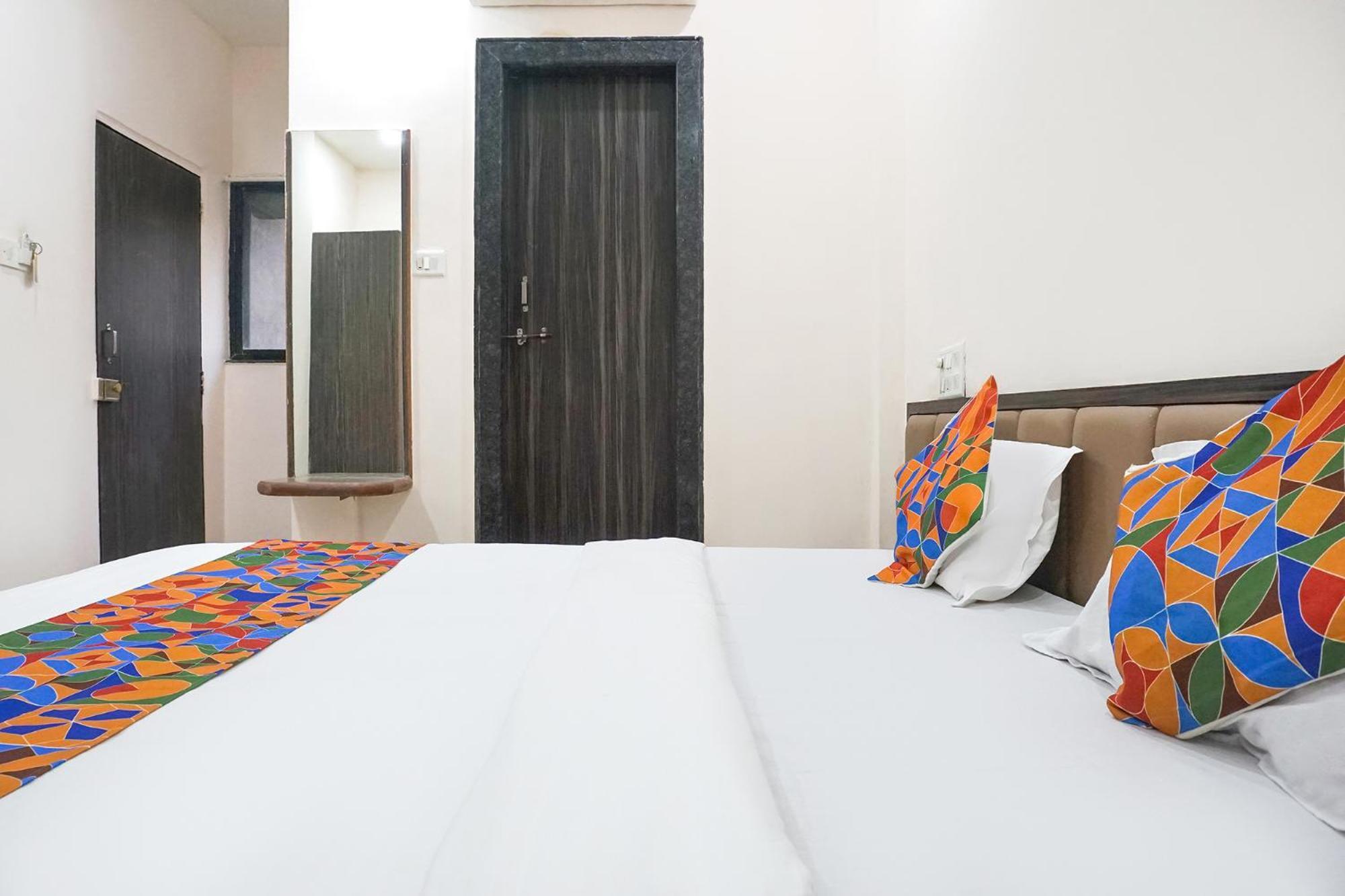 Fabhotel Rachana Residency - Nr Shivaji Nagar Metro Station Pune Extérieur photo