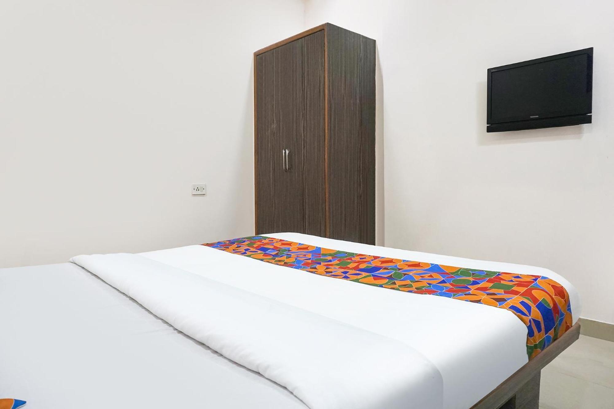 Fabhotel Rachana Residency - Nr Shivaji Nagar Metro Station Pune Extérieur photo