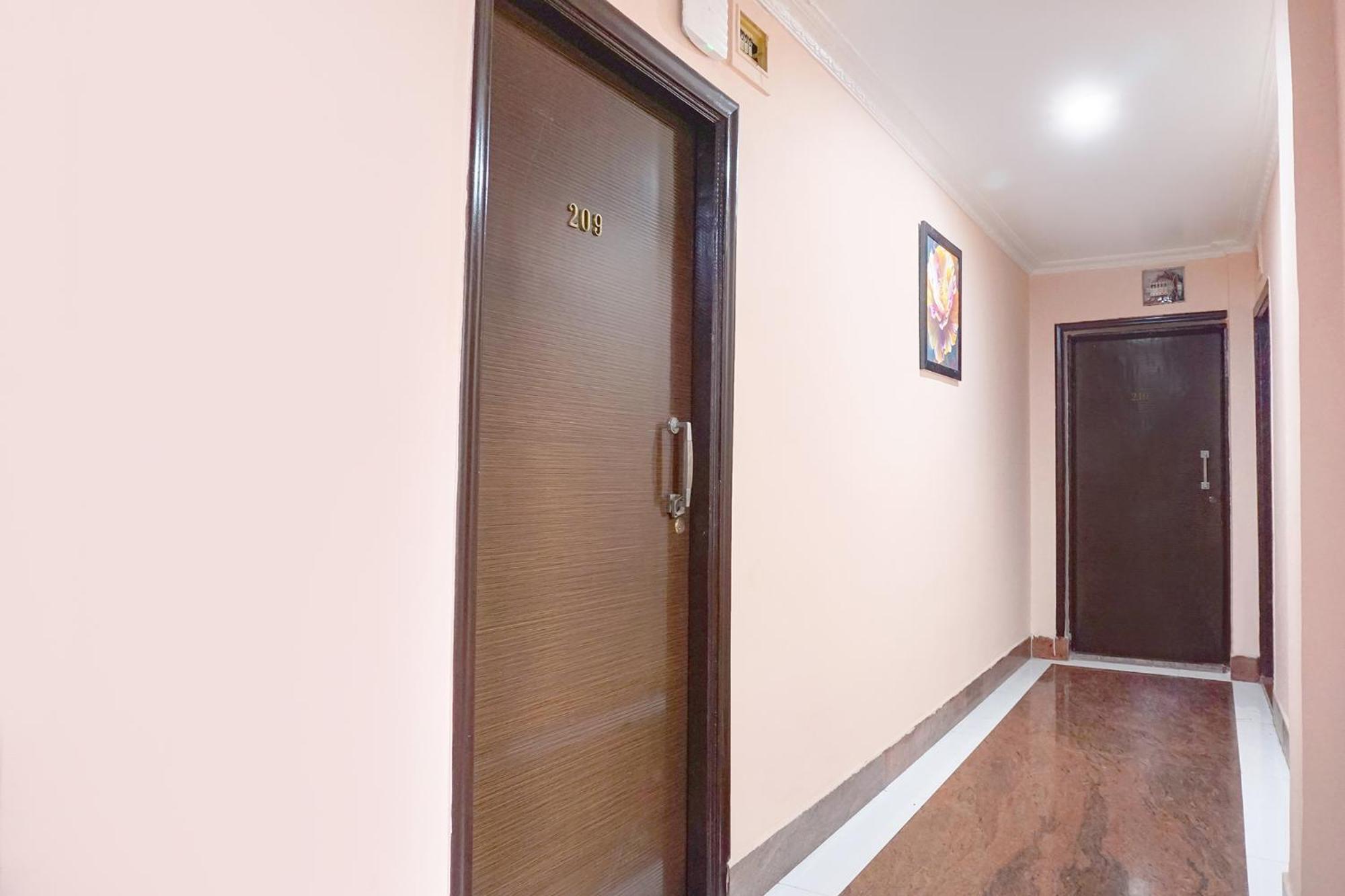 Fabhotel Rachana Residency - Nr Shivaji Nagar Metro Station Pune Extérieur photo