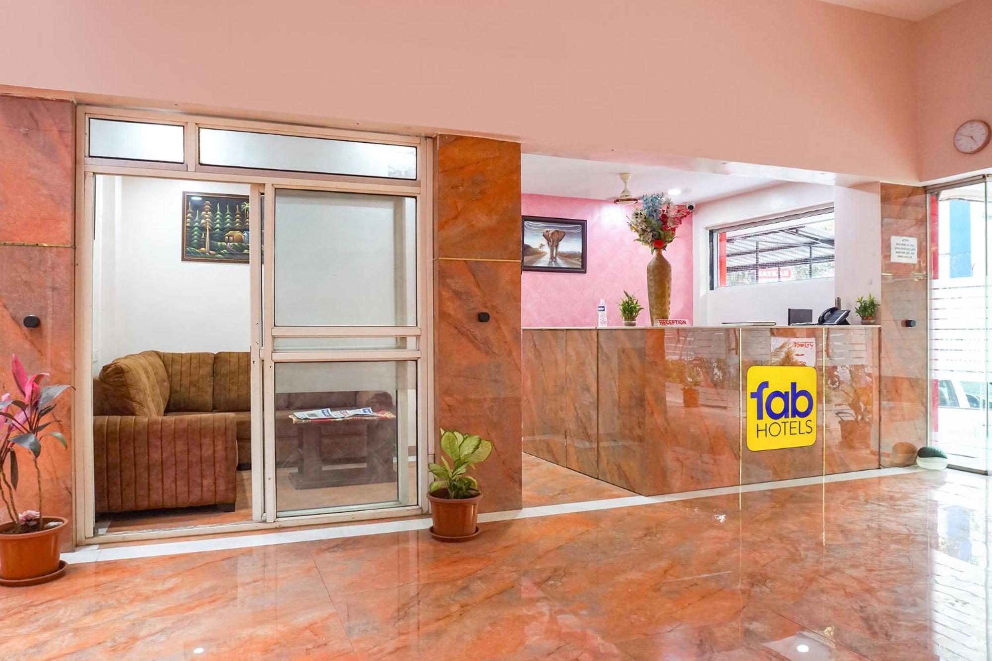 Fabhotel Rachana Residency - Nr Shivaji Nagar Metro Station Pune Extérieur photo