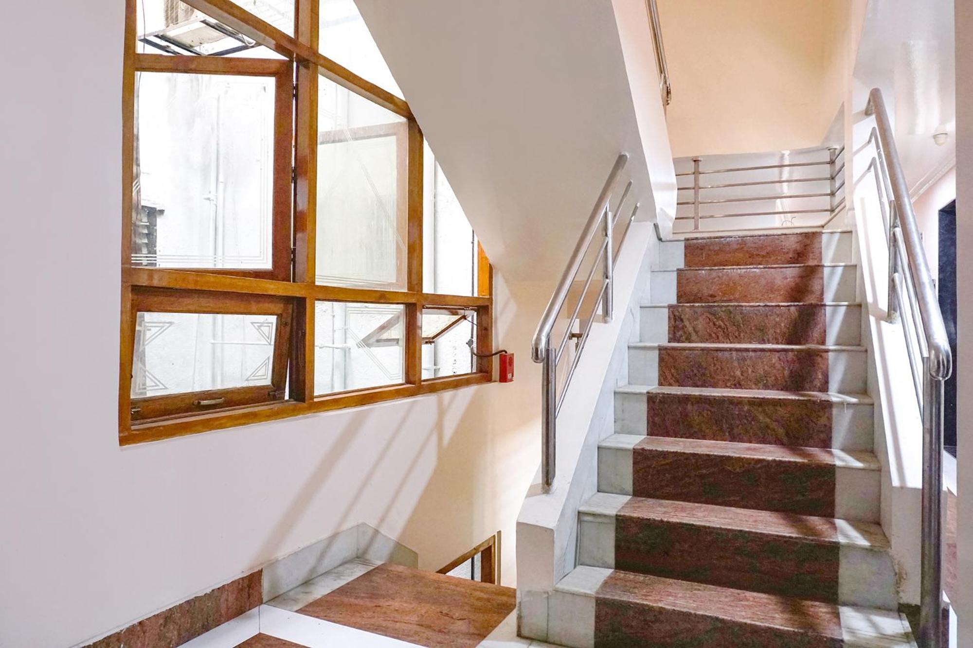 Fabhotel Rachana Residency - Nr Shivaji Nagar Metro Station Pune Extérieur photo